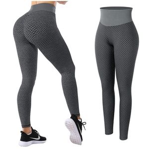 NWT 📦 Honeycomb Butt Scrunch Blk/Grey Capri Leggings